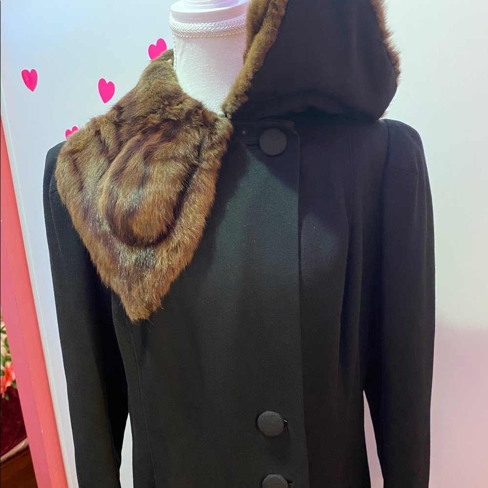 Vintage Authentic 1940s Fur Collar Coat - Picture 5 of 14
